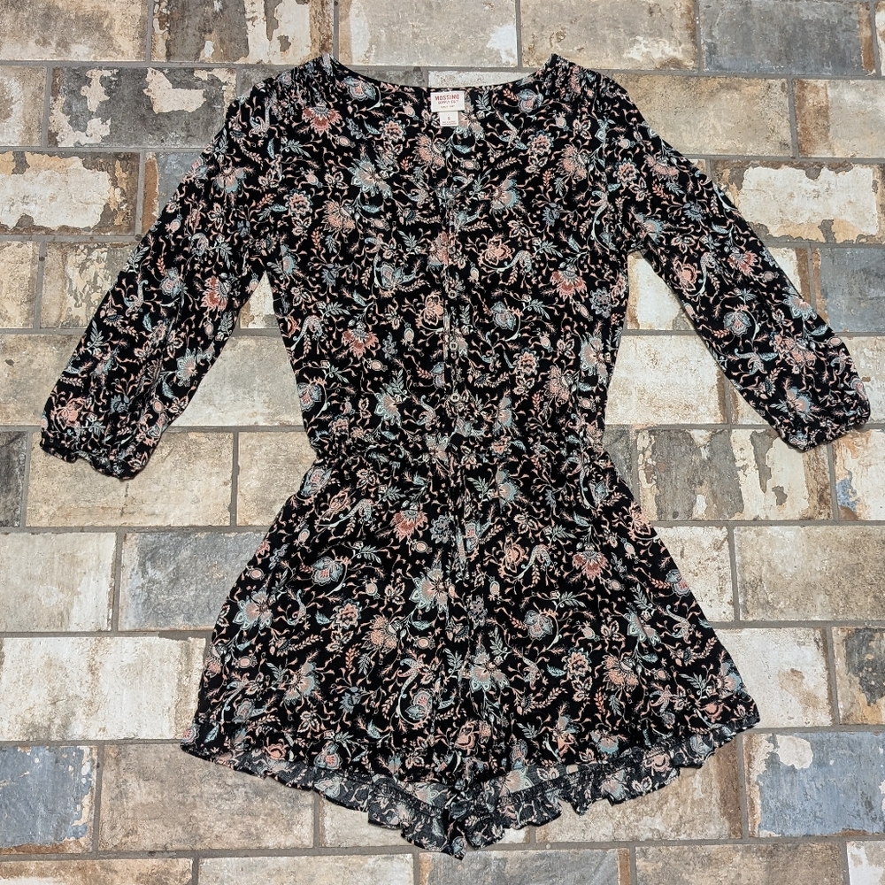 Mossimo Romper Womens Small Black Floral Ruffle Hem Rayon Boho V Neck